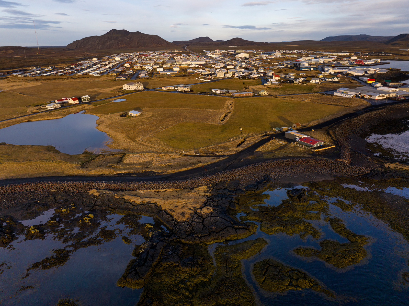 Skýringum varpað fram um tilurð kvikugangsins við Grindavík í Science
