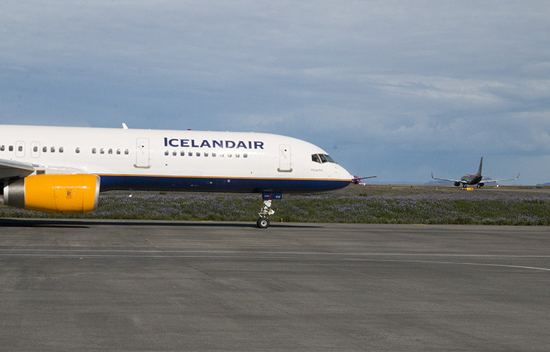 Gengi hlutabréfa Icelandair hækka enn