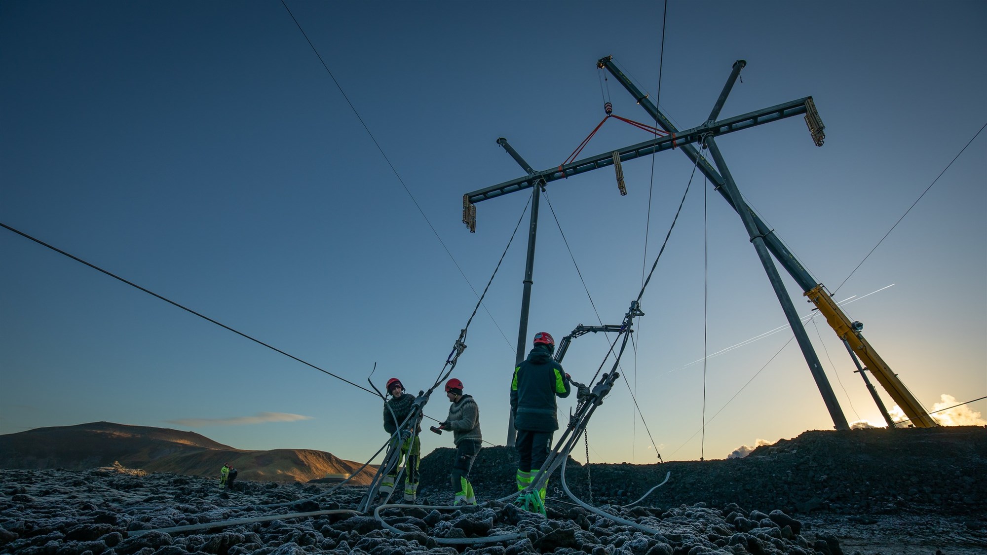 Fresta varnargarðavinnu fram yfir áramót