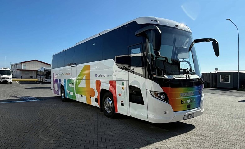 Ný og litrík Scania á göturnar hjá Bus4u