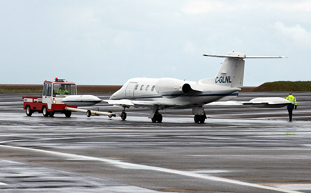 Reykur í flugstjórnarklefa einkaþotu