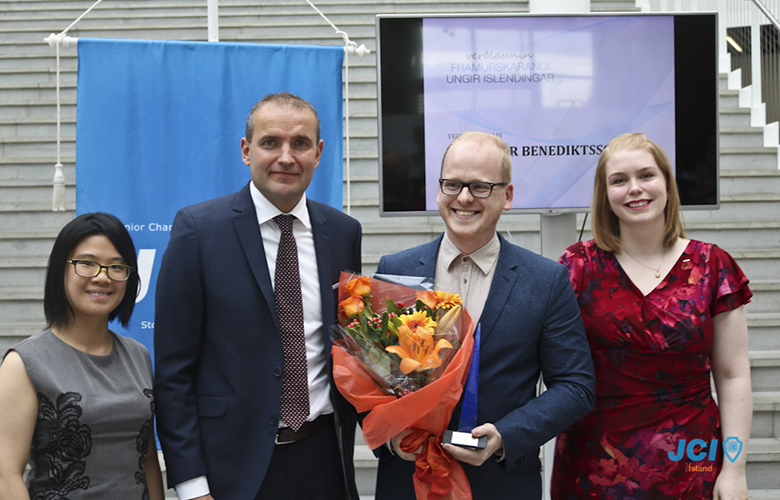 Veist þú um framúrskarandi ungan Íslending?