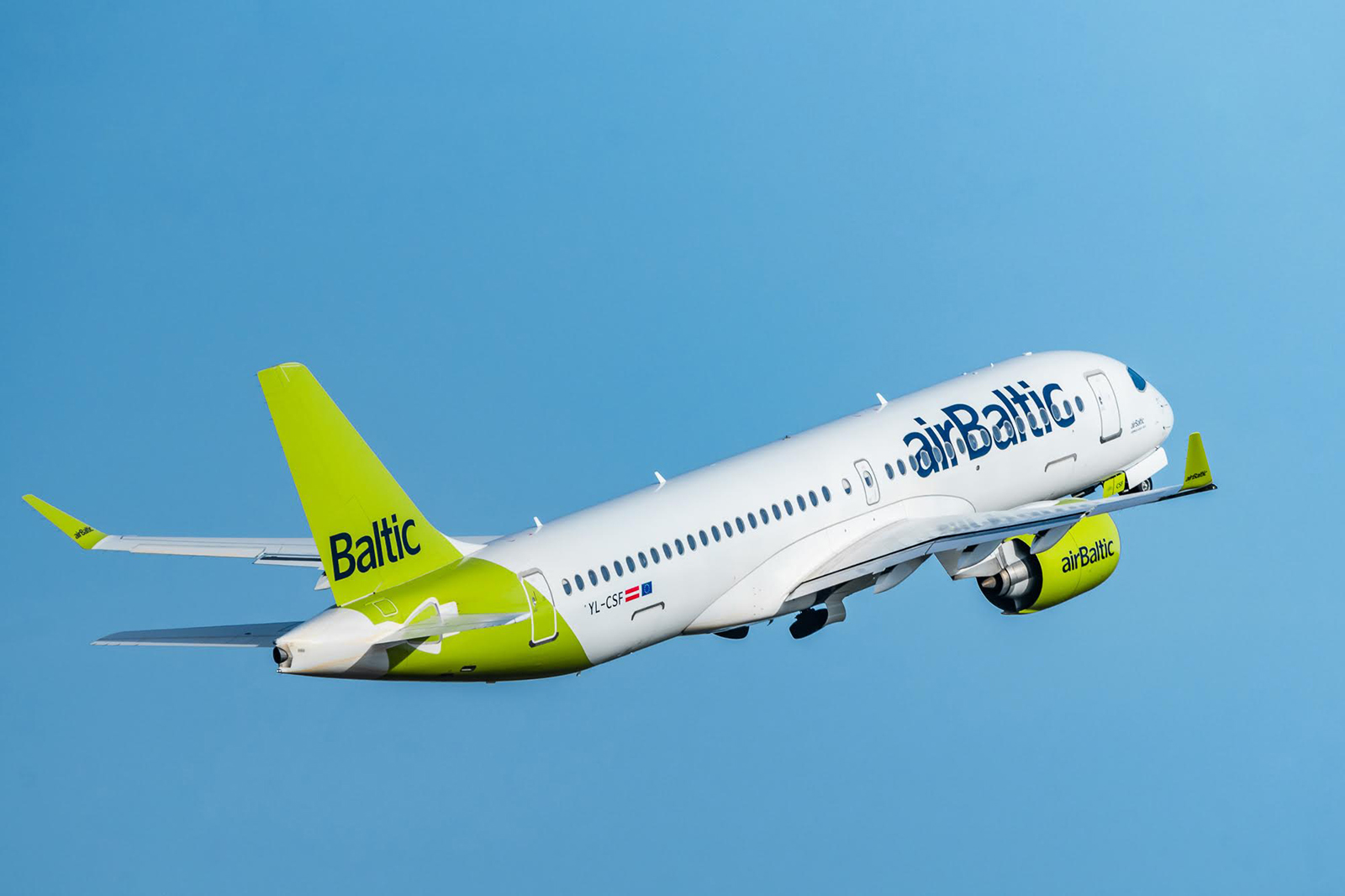 Isavia og airBaltic fagna 10 ára samstarfi
