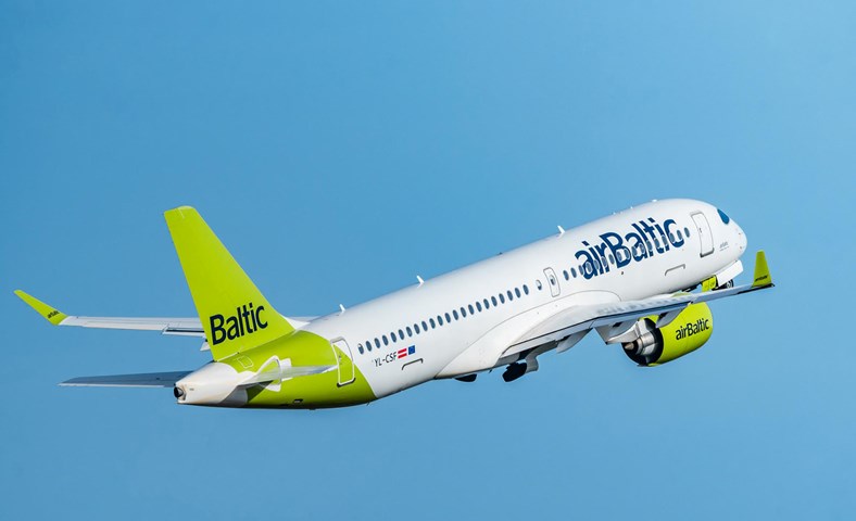 Isavia og airBaltic fagna 10 ára samstarfi