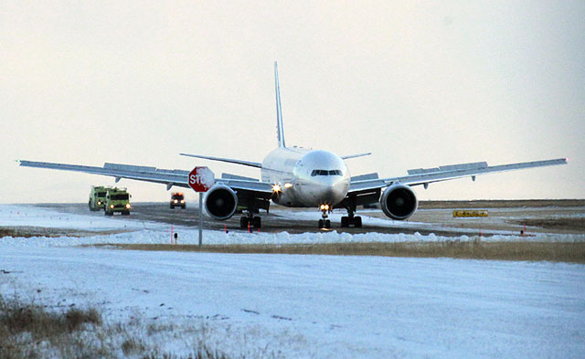 Flugmaðurinn kominn á sjúkrahús í Keflavík