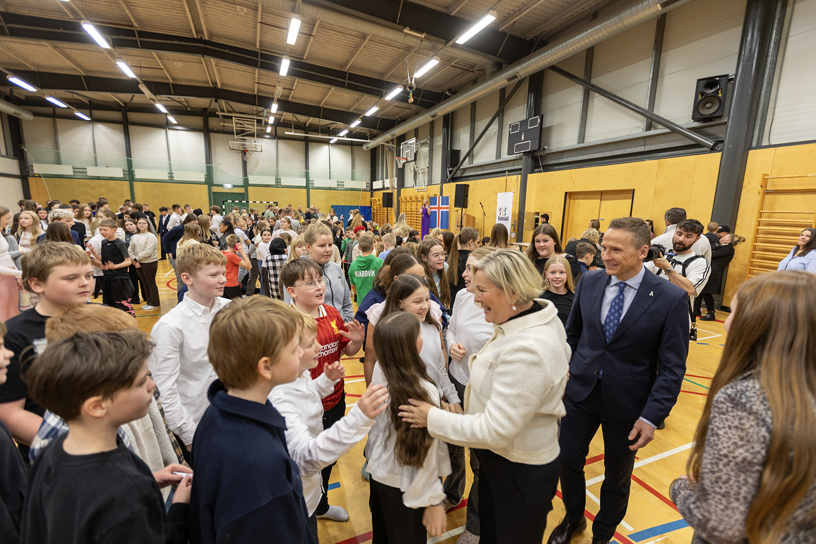 Halla forseti í 20 ára afmæli Akurskóla