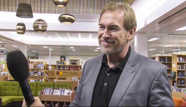 Árni Sigfússon ákveður sig um áramótin