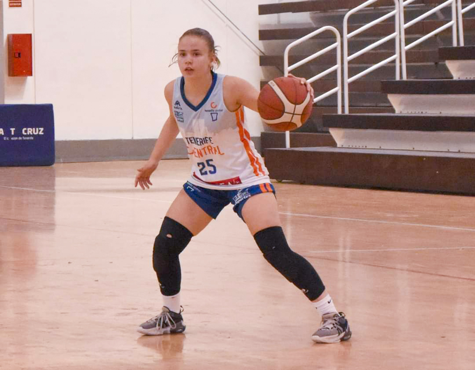 Körfuboltaævintýri keflvískrar fjölskyldu á Tenerife