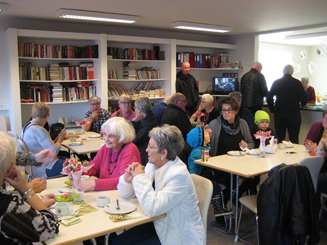 Fullt út úr dyrum í Auðarstofu