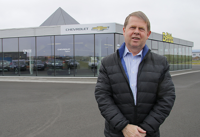 Tekur við söluumboði Opel á Íslandi