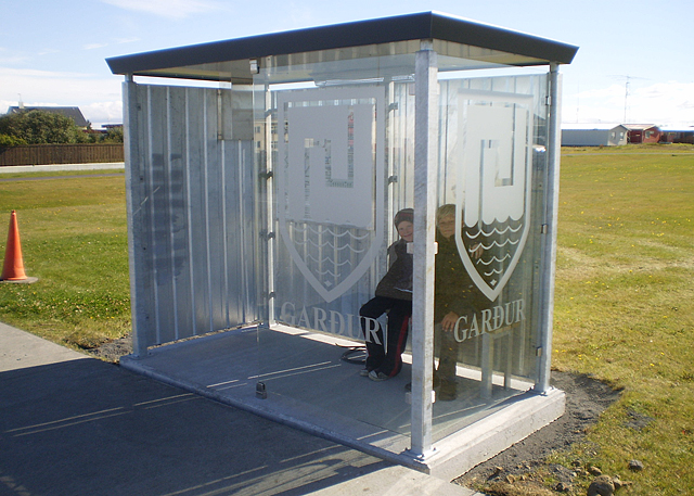 Ný strætóbiðskýli í Garði 