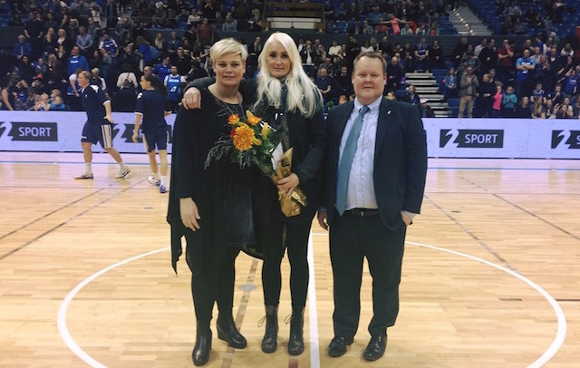 Birna Valgarðs heiðruð í Höllinni