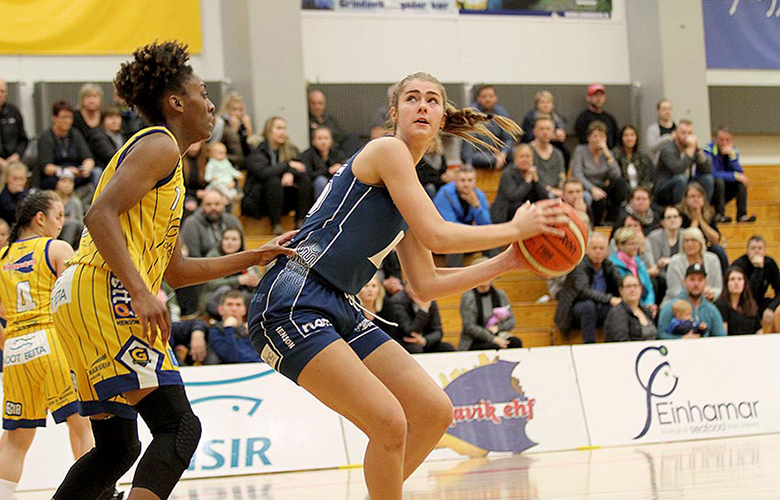 Keflavík mun sterkari í Mustad höllinni