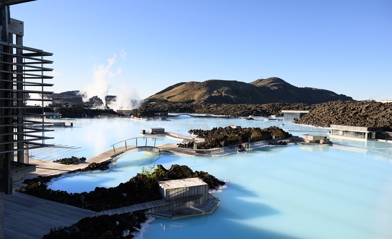 Bláa Lónið hf. eykur hlut sinn í þremur baðlónum
