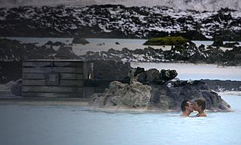 Páskadagskrá í Bláa lóninu: gönguferð og vatnsleikfimi