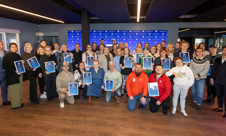 103 milljónir á fimm árum til tuttugu og fimm góðgerðaraðila