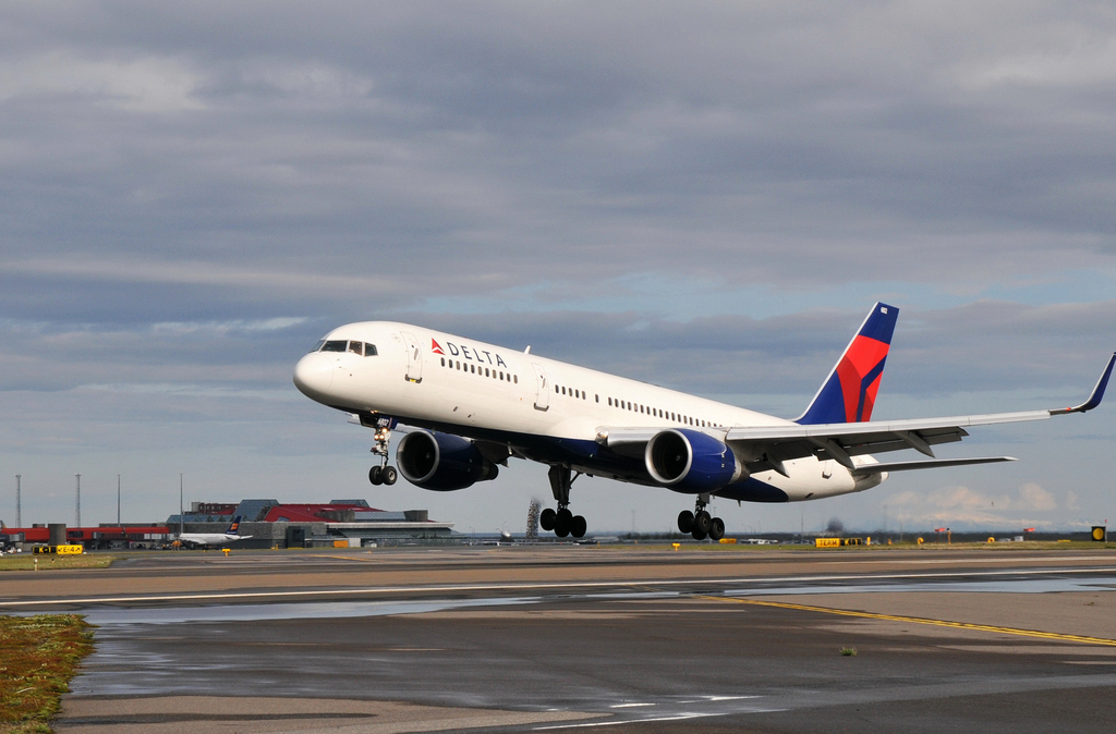 Delta þremur mánuðum fyrr á ferðinni til New York