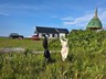 Nýtt „trend“ á Garðskaga? Brjóstahaldarar birtast á girðingunni