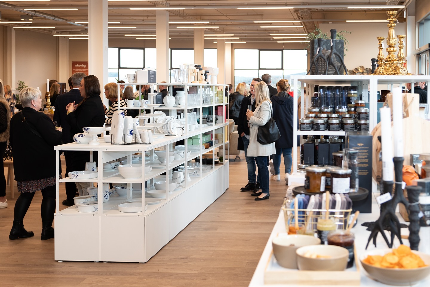 Bústoð fagnar 50 ára afmæli og kaupir Snúruna
