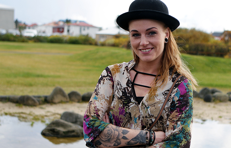 Byrjaði að flúra sjálfa sig heima í sófanum