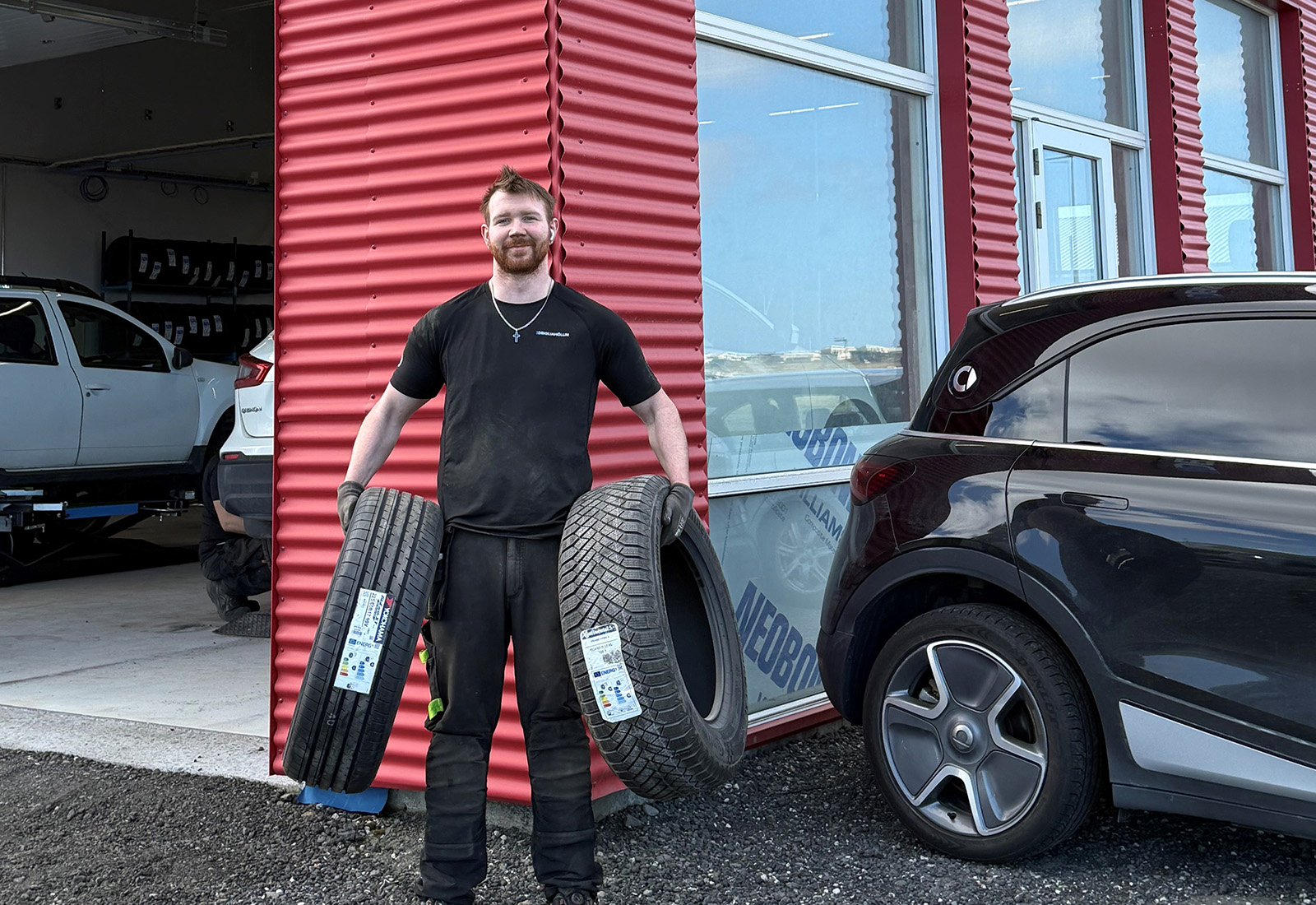 Dekkjahöllin opnar nýja  þjónustustöð í Reykjanesbæ