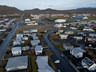 Flogið yfir sprungu sem þverar Grindavík