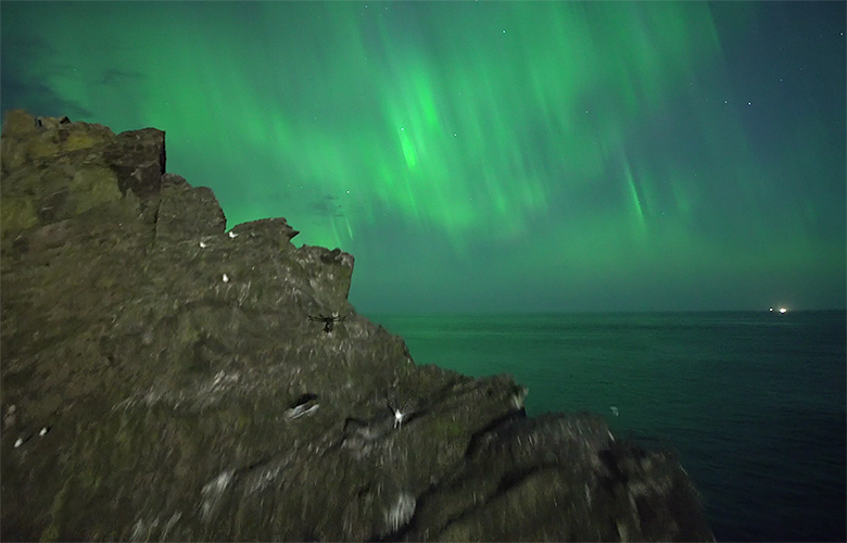 Magnaðar drónamyndir af norðurljósum á Reykjanesi