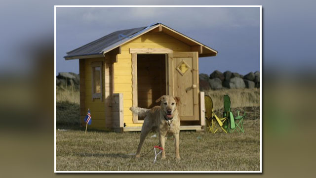 Barnahúsi stolið í Garði