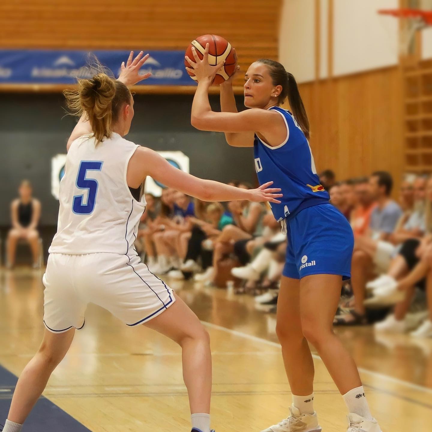 Erna Ósk og Dzana Crnac keppa með U16 á EM í körfubolta