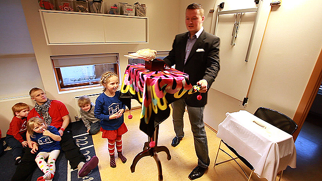 Töfrabragðasýning til styrktar Velferðarsjóði Suðurnesja í dag