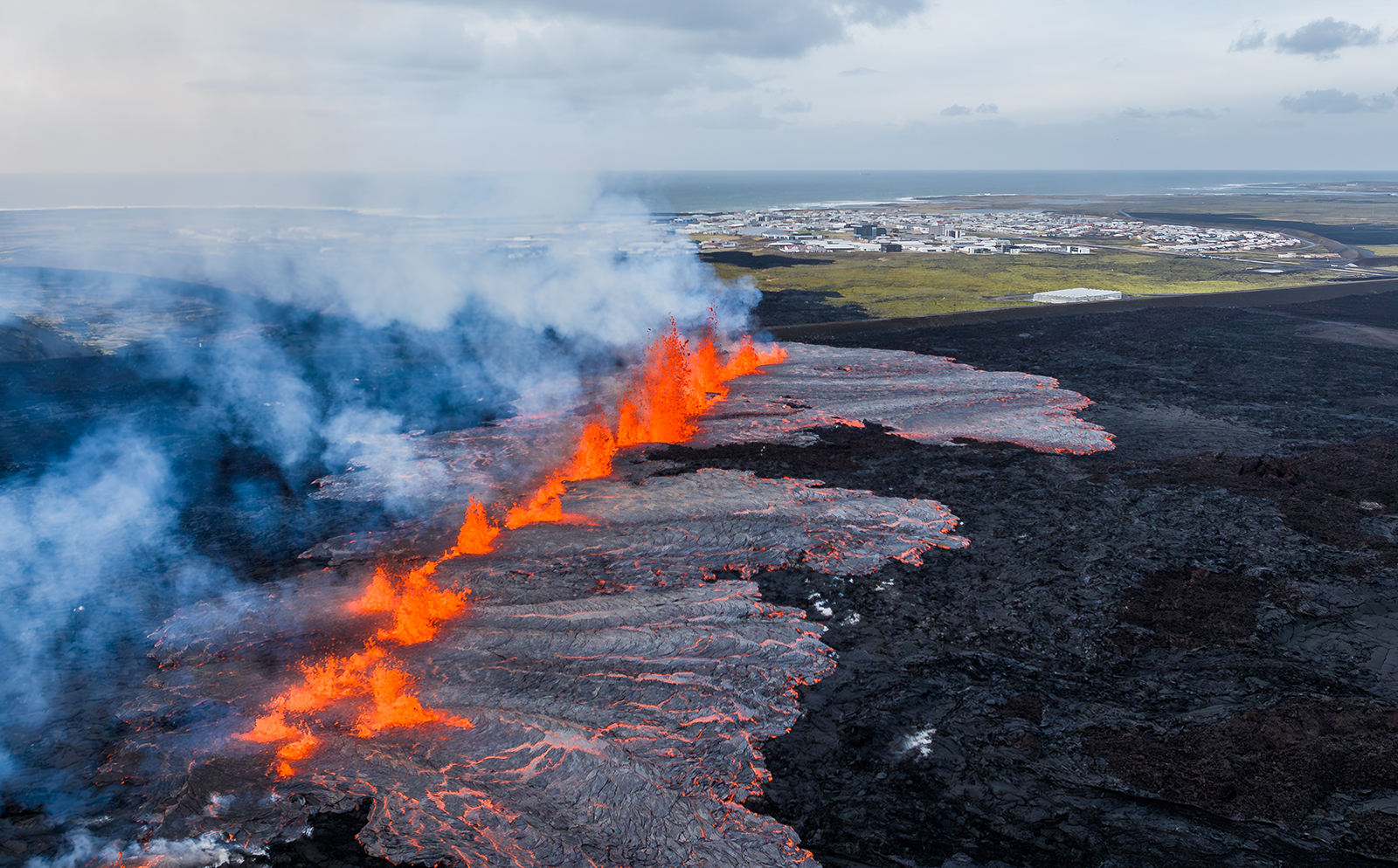 Sprungan lengist til suðurs