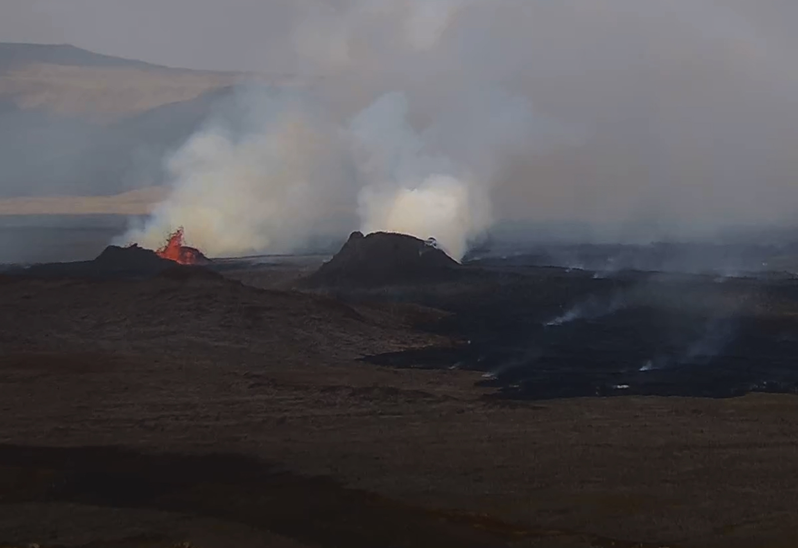 Stöðug virkni í eldgosinu