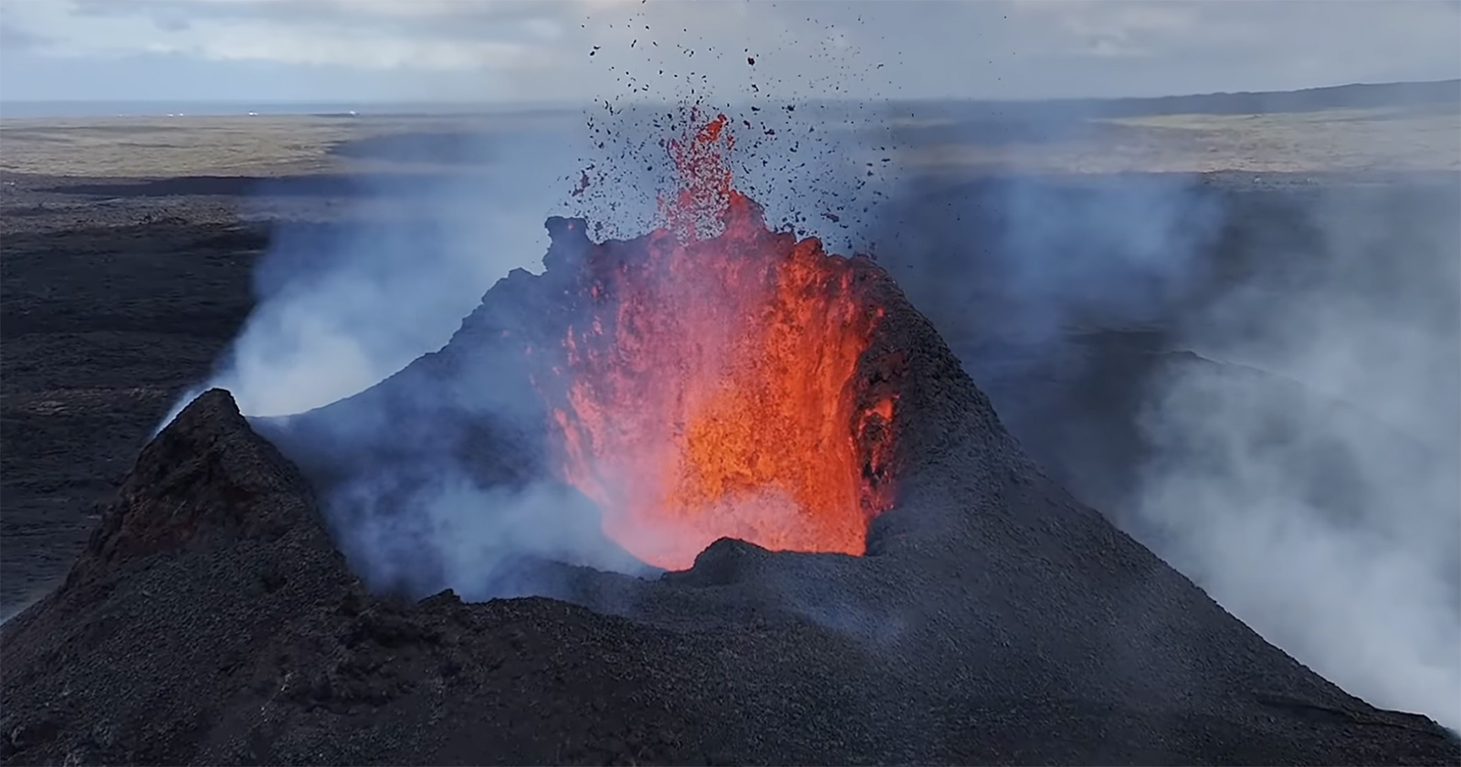 Slæmt skyggni við gosstöðvarnar í rigningunni í nótt