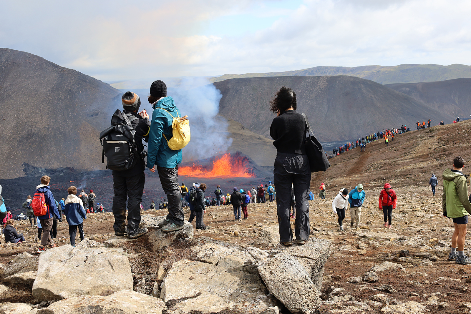 Mikil efnamengun og flúrsýra langt yfir neysluvatnsviðmiðum á gosstöðvunum