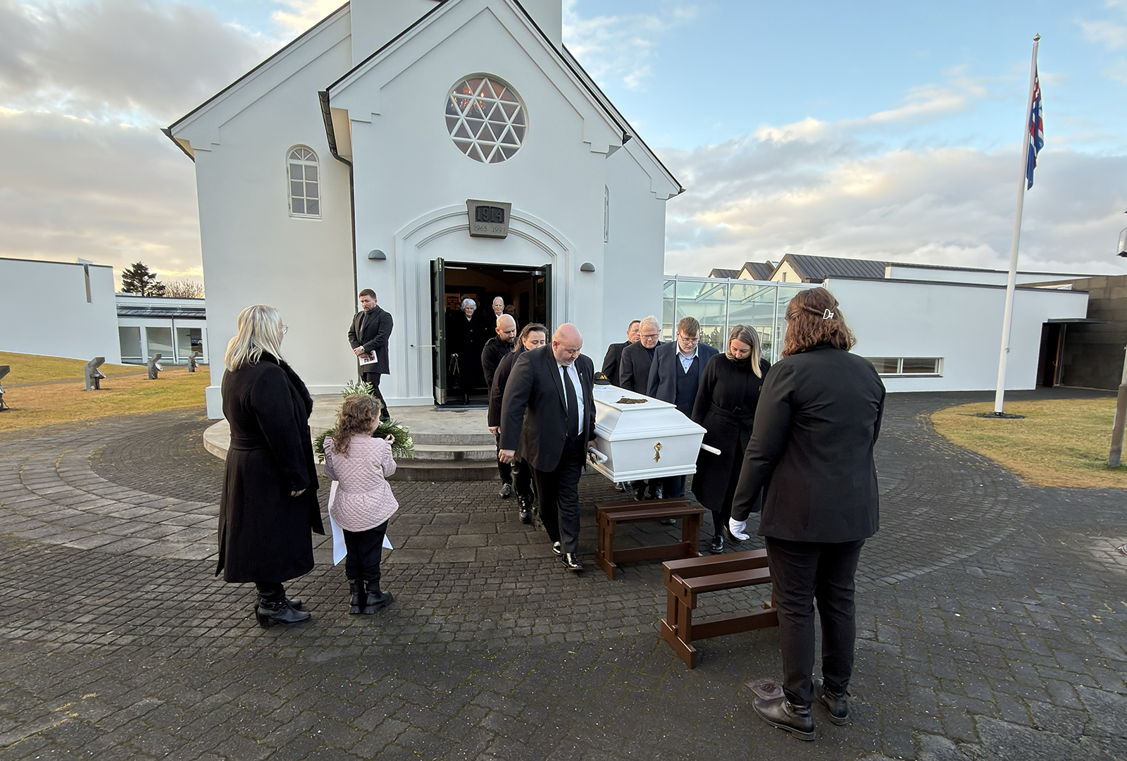 Útför Emils Páls Jónssonar frá Keflavíkurkirkju