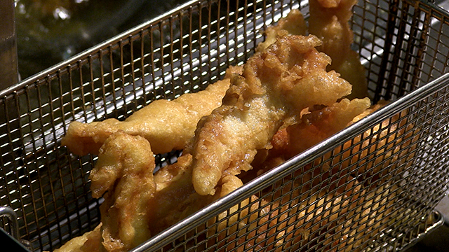 Veitingavagn með fisk og franskar opnar á Fitjum