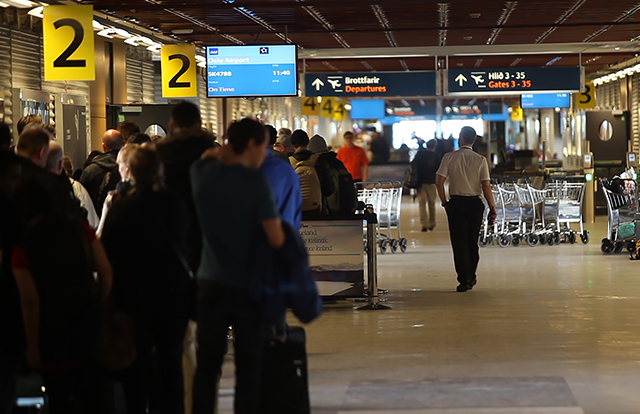 Innritun fyrir morgunflug hefst á miðnætti í sumar