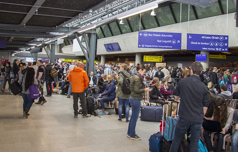 Ölvaður flugfarþegi handtekinn
