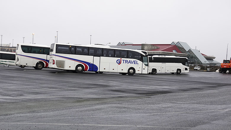 Nýtt gjald til bráðabirgða á ytri hópbifreiðastæði við Keflavíkurflugvöll