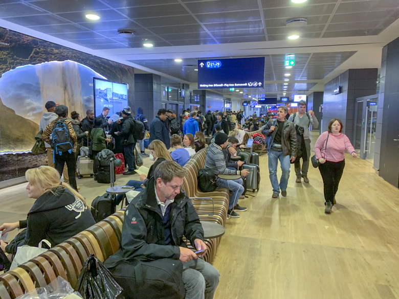 Farþegum fækkar en árið 2019 enn yfir langtímaspá
