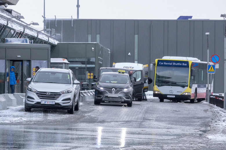 Skutlari með falsað ökuskírteini