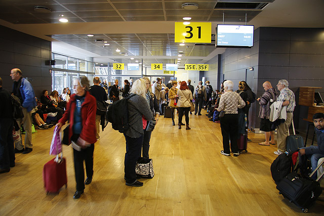 Met slegið á Keflavíkurflugvelli