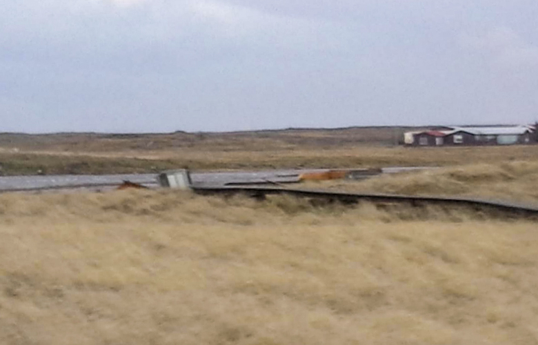 Fuglaskoðunarhús splundraðist í óveðrinu
