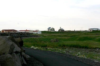 Göngustígur meðfram ströndinni í Innri Njarðvík