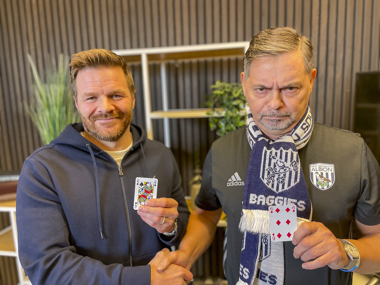 Grétar dró betur og heldur áfram
