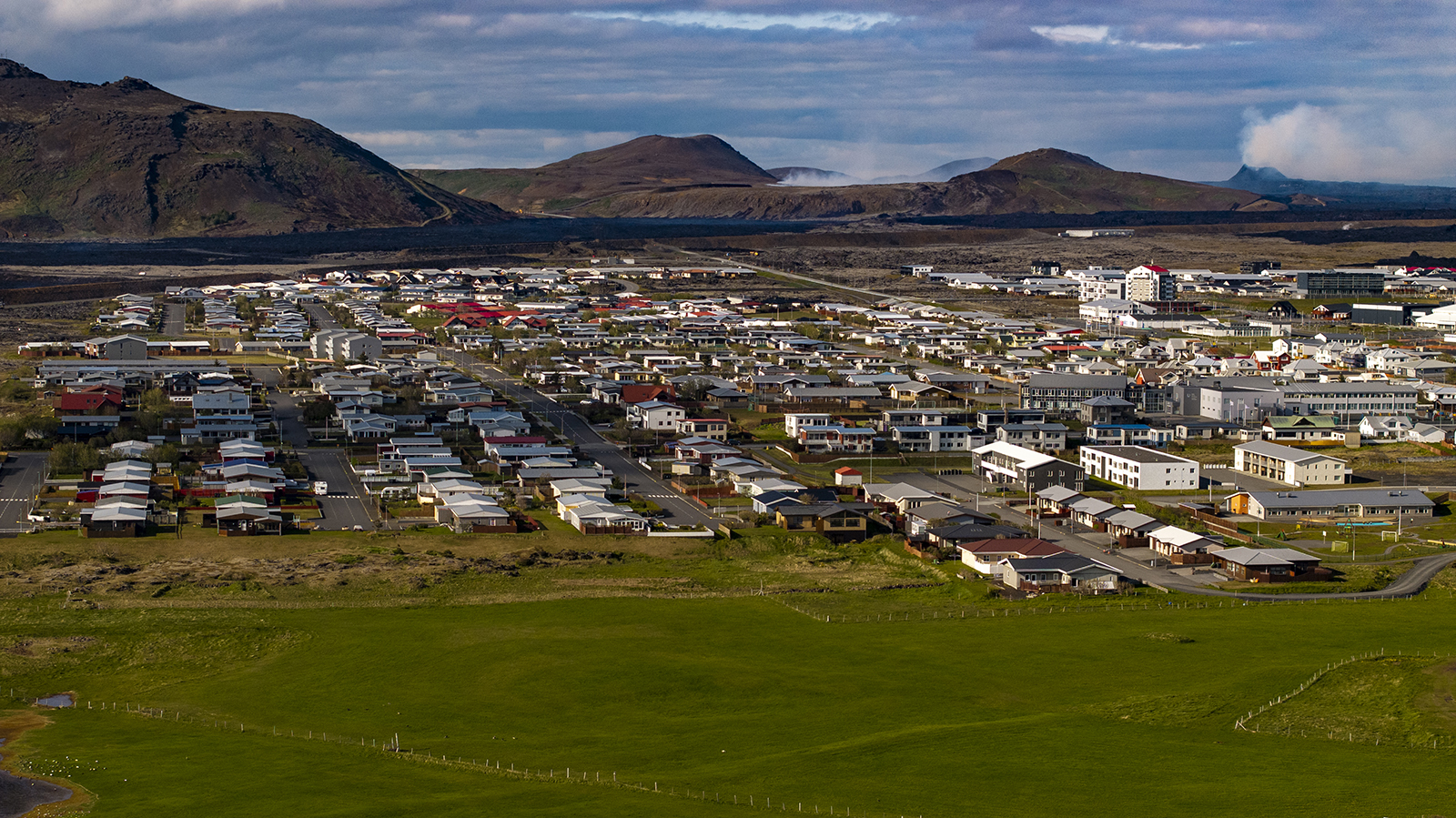 Bæjarstjórn Grindavíkur býður ríkisstjórn til samtals