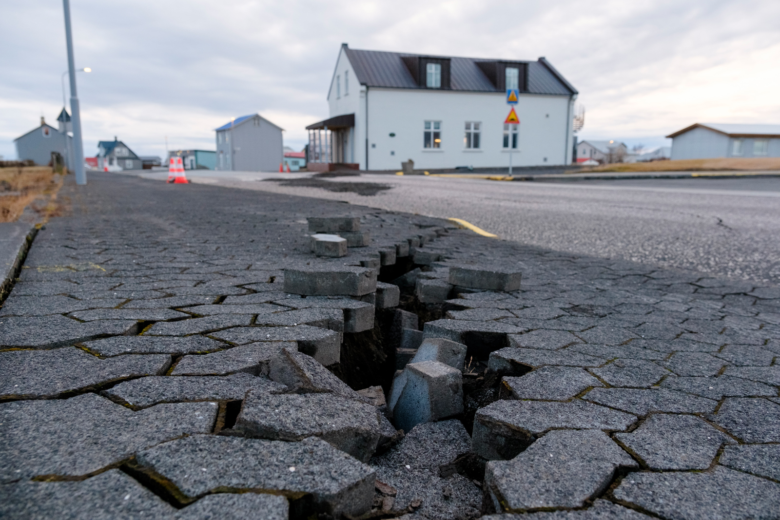 Skorar á fjármálastofnanir að gefa Grindvíkingum fullkomin grið