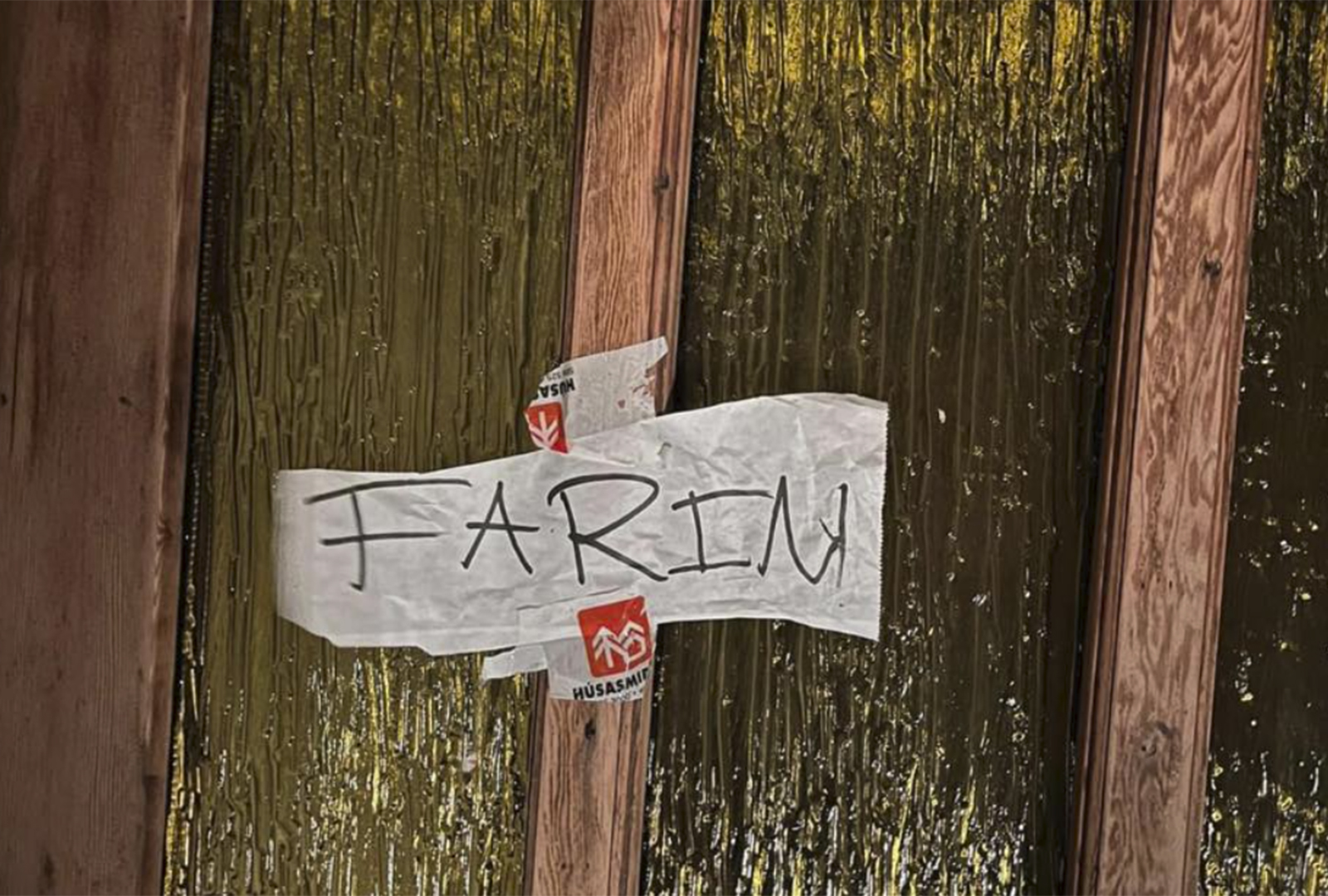 Með vonina að vopni höldum við áfram
