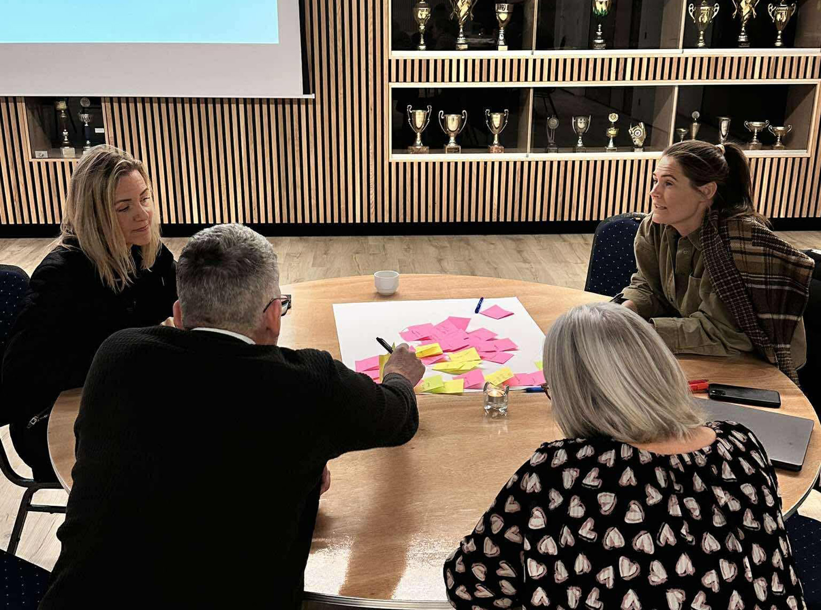 Endurreisn, efling og framtíðarmótun atvinnulífs í Grindavík