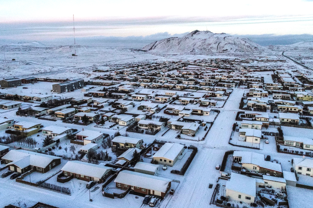 Jarðskjálftahrina enn í gangi